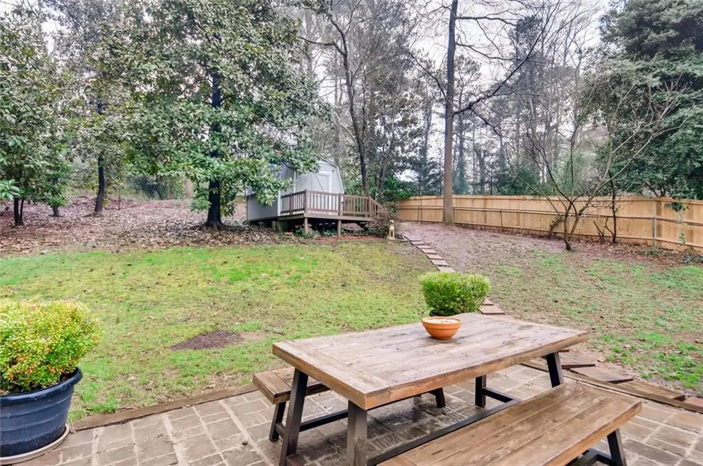 175 Chaseland Road, Atlanta, Georgia 30328, 3 Bedrooms Bedrooms, ,2 BathroomsBathrooms,Residential,Sold,175 Chaseland Road,6685506