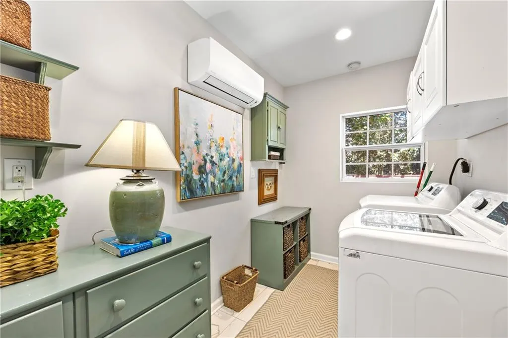436 Carolwood Lane, Atlanta, Georgia 30342, 3 Bedrooms Bedrooms, ,2 BathroomsBathrooms,Residential,Sold,436 Carolwood Lane,7536859