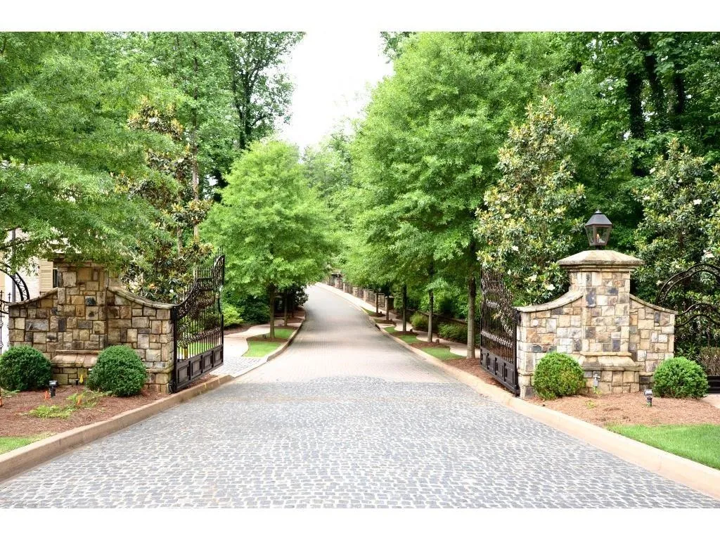 475 Belada Boulevard, Sandy Springs, Georgia 30342, 5 Bedrooms Bedrooms, ,4 BathroomsBathrooms,Residential,Sold,475 Belada Boulevard,5695220