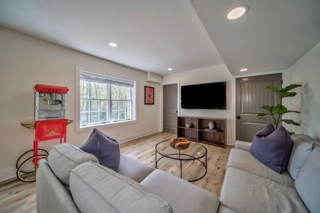 435 Forest Valley Road, Sandy Springs, Georgia 30342, 5 Bedrooms Bedrooms, ,3 BathroomsBathrooms,Residential,Sold,435 Forest Valley Road,7195904
