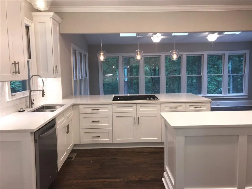 430 Waterridge Court, Sandy Springs, Georgia 30350, 4 Bedrooms Bedrooms, ,4 BathroomsBathrooms,Residential,Sold,430 Waterridge Court,6016026