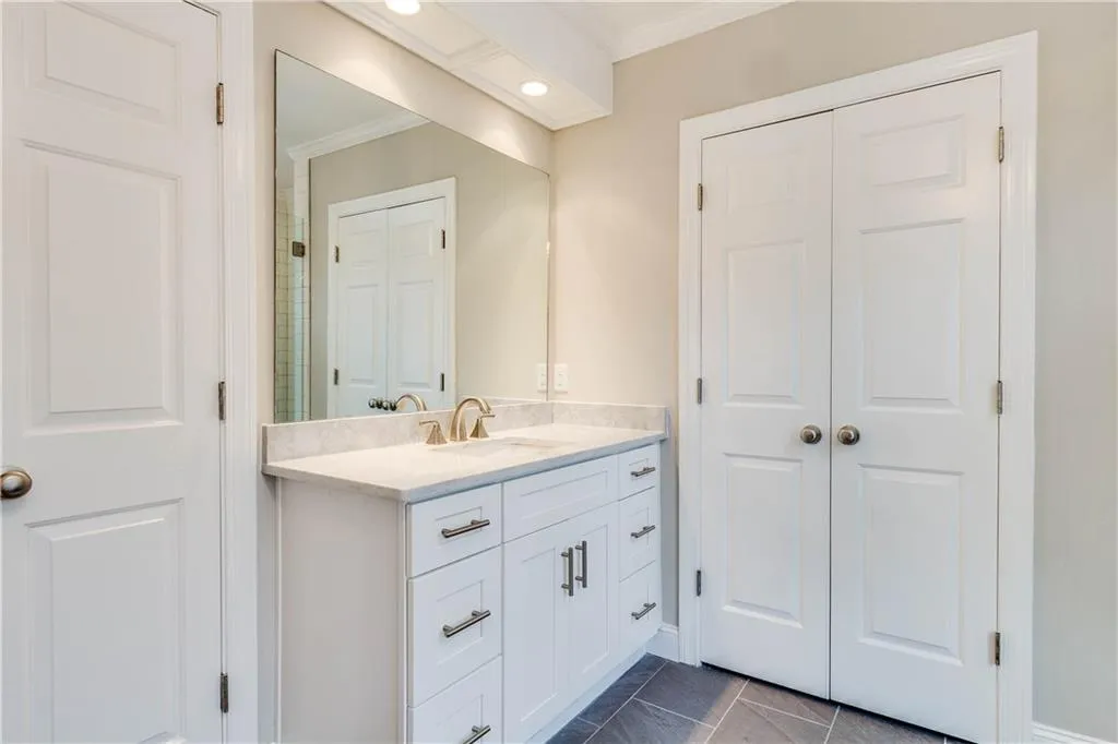 430 Waterridge Court, Sandy Springs, Georgia 30350, 4 Bedrooms Bedrooms, ,4 BathroomsBathrooms,Residential,Sold,430 Waterridge Court,6016026