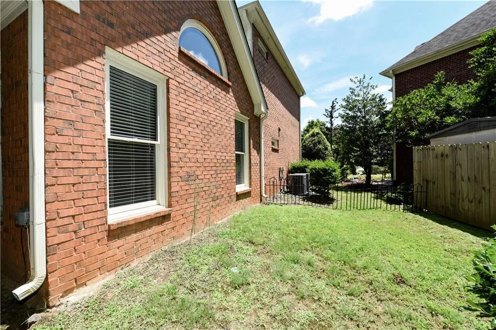275 Windsor Gate Cove, Atlanta, Georgia 30342, 4 Bedrooms Bedrooms, ,3 BathroomsBathrooms,Residential,Sold,275 Windsor Gate Cove,6614931