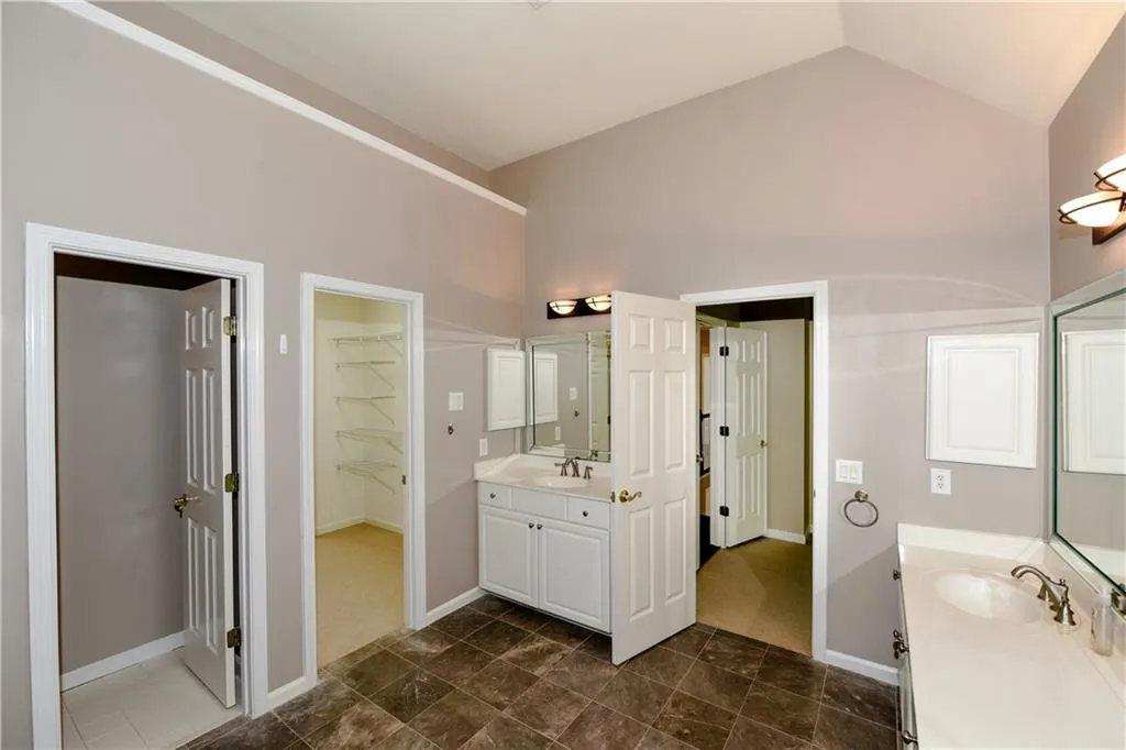 275 Windsor Gate Cove, Atlanta, Georgia 30342, 4 Bedrooms Bedrooms, ,3 BathroomsBathrooms,Residential,Sold,275 Windsor Gate Cove,6614931