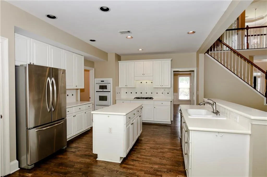 275 Windsor Gate Cove, Atlanta, Georgia 30342, 4 Bedrooms Bedrooms, ,3 BathroomsBathrooms,Residential,Sold,275 Windsor Gate Cove,6614931