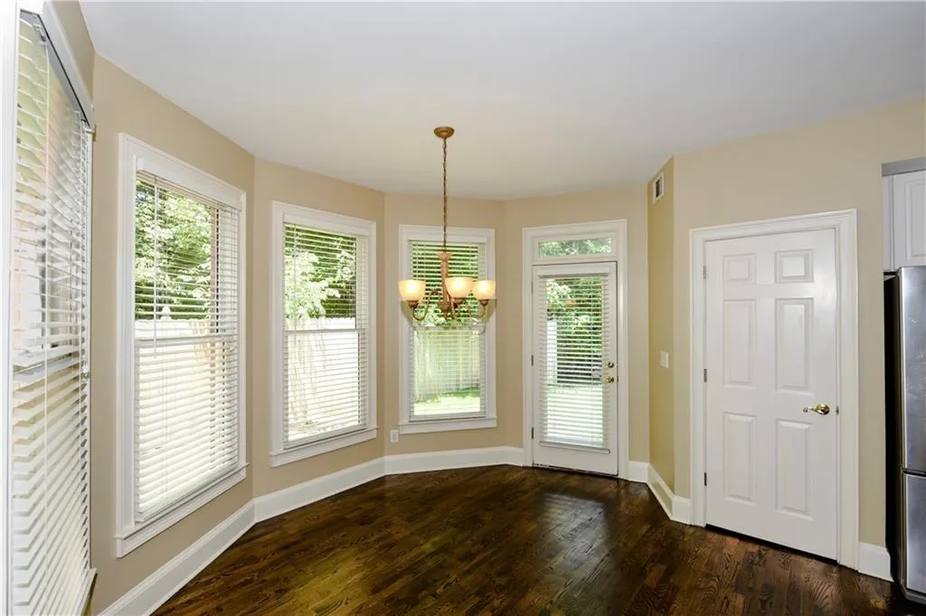 275 Windsor Gate Cove, Atlanta, Georgia 30342, 4 Bedrooms Bedrooms, ,3 BathroomsBathrooms,Residential,Sold,275 Windsor Gate Cove,6614931