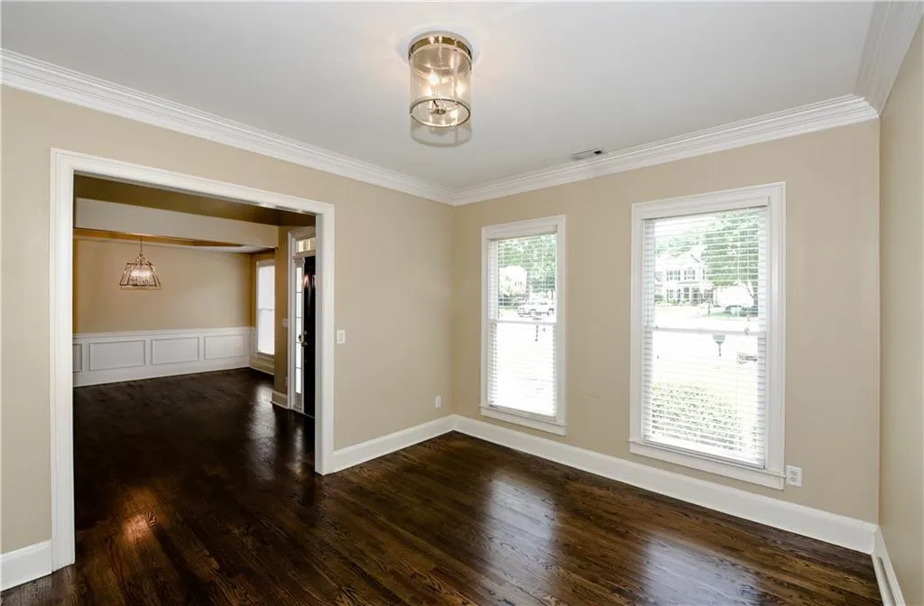 275 Windsor Gate Cove, Atlanta, Georgia 30342, 4 Bedrooms Bedrooms, ,3 BathroomsBathrooms,Residential,Sold,275 Windsor Gate Cove,6614931