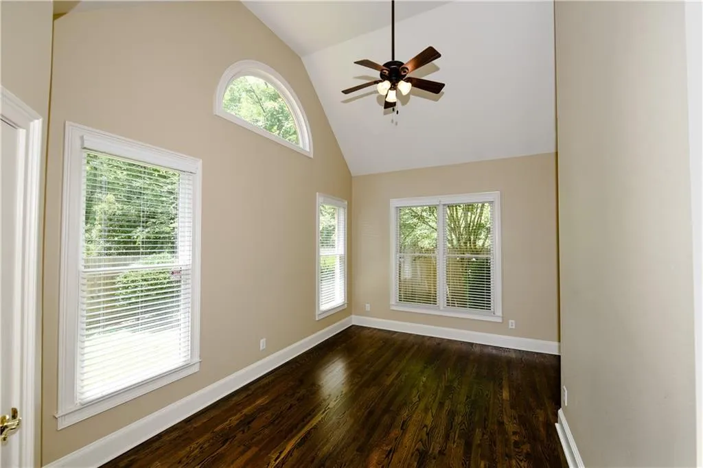 275 Windsor Gate Cove, Atlanta, Georgia 30342, 4 Bedrooms Bedrooms, ,3 BathroomsBathrooms,Residential,Sold,275 Windsor Gate Cove,6614931