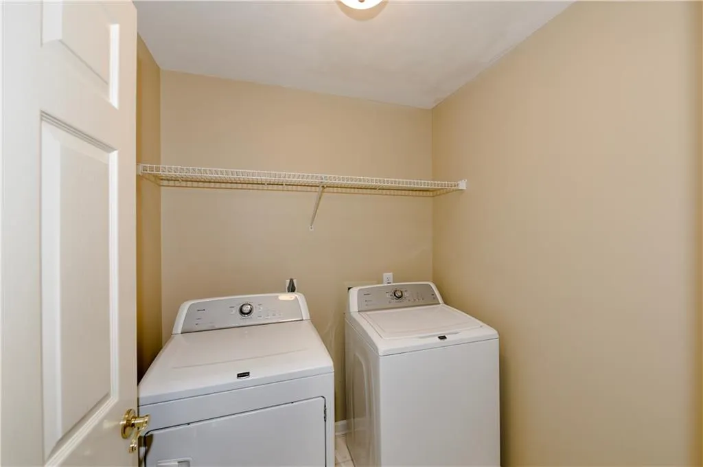 275 Windsor Gate Cove, Atlanta, Georgia 30342, 4 Bedrooms Bedrooms, ,3 BathroomsBathrooms,Residential,Sold,275 Windsor Gate Cove,6614931