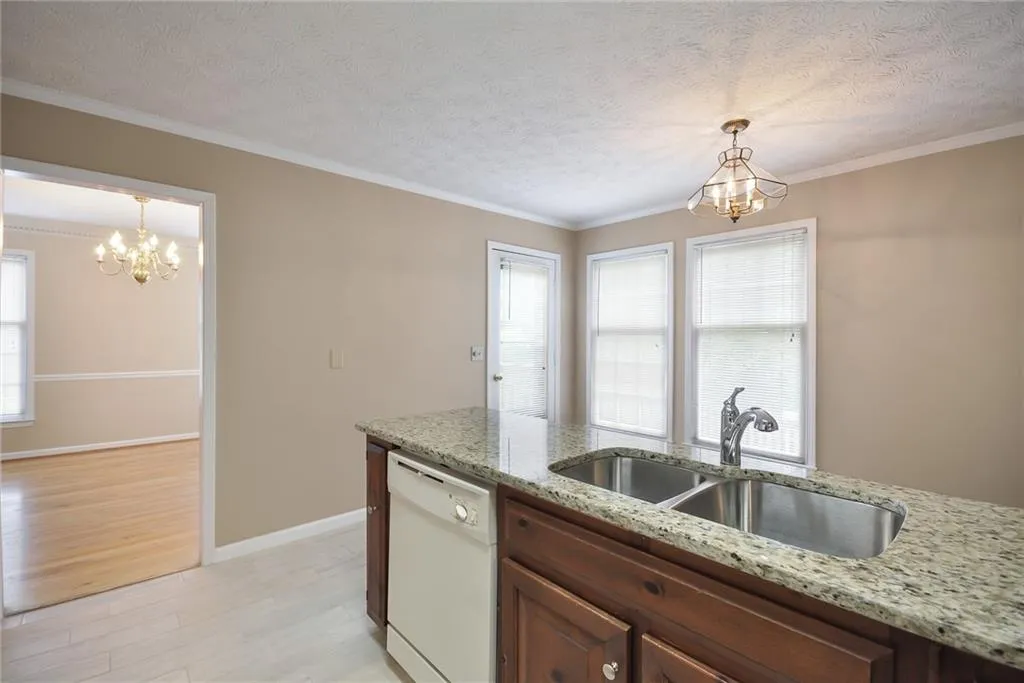 9008 Carroll Manor Drive, Sandy Springs, Georgia 30350, 3 Bedrooms Bedrooms, ,2 BathroomsBathrooms,Residential,Sold,9008 Carroll Manor Drive,6721753