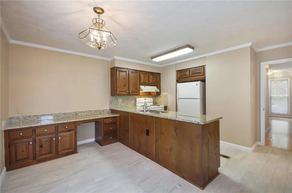 9008 Carroll Manor Drive, Sandy Springs, Georgia 30350, 3 Bedrooms Bedrooms, ,2 BathroomsBathrooms,Residential,Sold,9008 Carroll Manor Drive,6721753