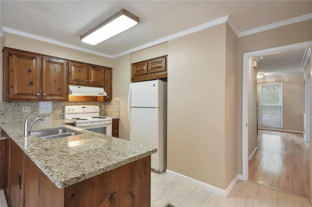 9008 Carroll Manor Drive, Sandy Springs, Georgia 30350, 3 Bedrooms Bedrooms, ,2 BathroomsBathrooms,Residential,Sold,9008 Carroll Manor Drive,6721753