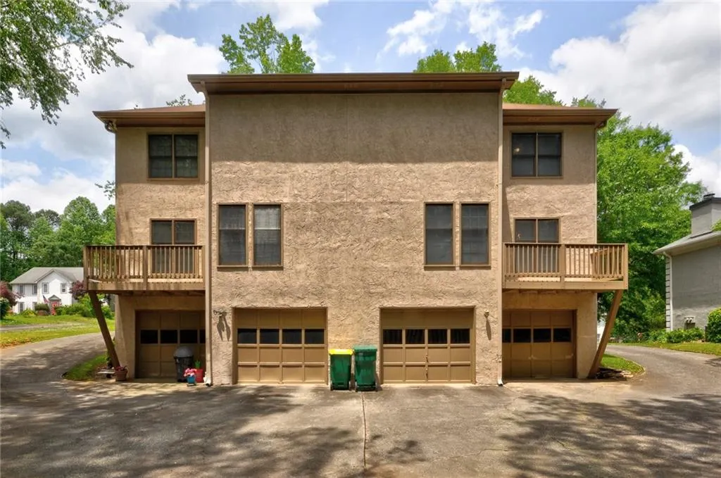 9008 Carroll Manor Drive, Sandy Springs, Georgia 30350, 3 Bedrooms Bedrooms, ,2 BathroomsBathrooms,Residential,Sold,9008 Carroll Manor Drive,6721753