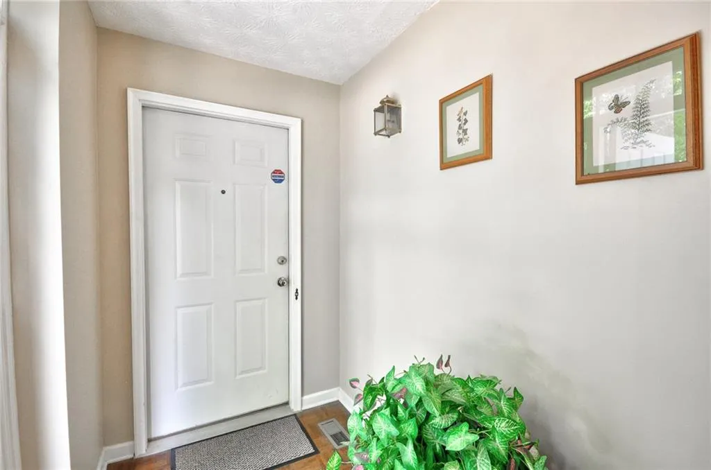 9008 Carroll Manor Drive, Sandy Springs, Georgia 30350, 3 Bedrooms Bedrooms, ,2 BathroomsBathrooms,Residential,Sold,9008 Carroll Manor Drive,6721753
