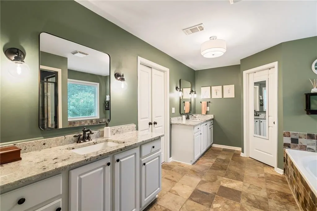 1925 Brantley Walk Lane Nw, Atlanta, Georgia 30318, 3 Bedrooms Bedrooms, ,2 BathroomsBathrooms,Residential,For Sale,1925 Brantley Walk Lane Nw,7633037