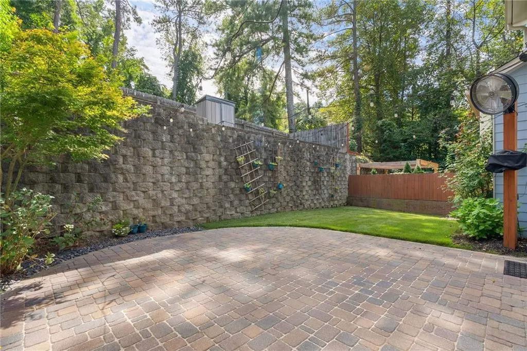 1925 Brantley Walk Lane Nw, Atlanta, Georgia 30318, 3 Bedrooms Bedrooms, ,2 BathroomsBathrooms,Residential,For Sale,1925 Brantley Walk Lane Nw,7633037