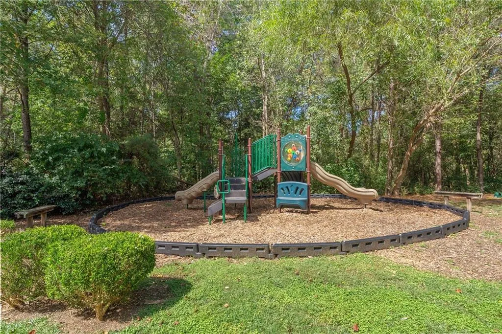 1925 Brantley Walk Lane Nw, Atlanta, Georgia 30318, 3 Bedrooms Bedrooms, ,2 BathroomsBathrooms,Residential,For Sale,1925 Brantley Walk Lane Nw,7633037