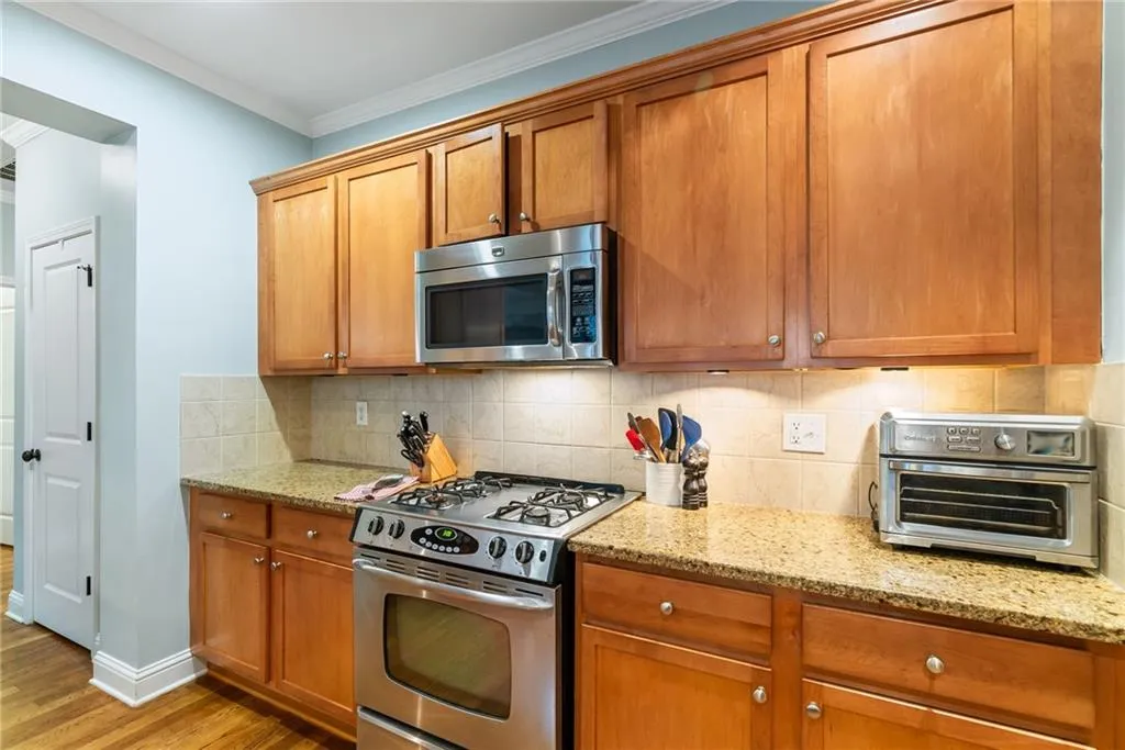 1925 Brantley Walk Lane Nw, Atlanta, Georgia 30318, 3 Bedrooms Bedrooms, ,2 BathroomsBathrooms,Residential,For Sale,1925 Brantley Walk Lane Nw,7633037