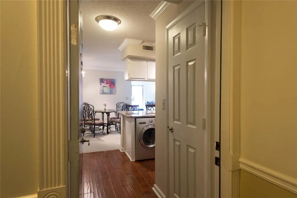 795 Hammond Drive Unit 205, Atlanta, Georgia 30328, 1 Bedroom Bedrooms, ,1 BathroomBathrooms,Residential,Sold,795 Hammond Drive Unit 205,5823002