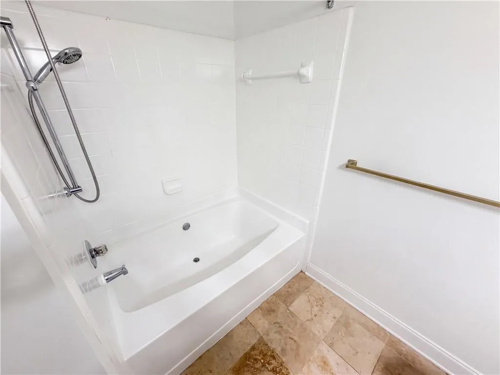 2700 Pine Tree Road Ne Unit 3006, Atlanta, Georgia 30324, 1 Bedroom Bedrooms, 0 ,1 BathroomBathrooms,Residential,For Sale,2700 Pine Tree Road Ne Unit 3006,7722111