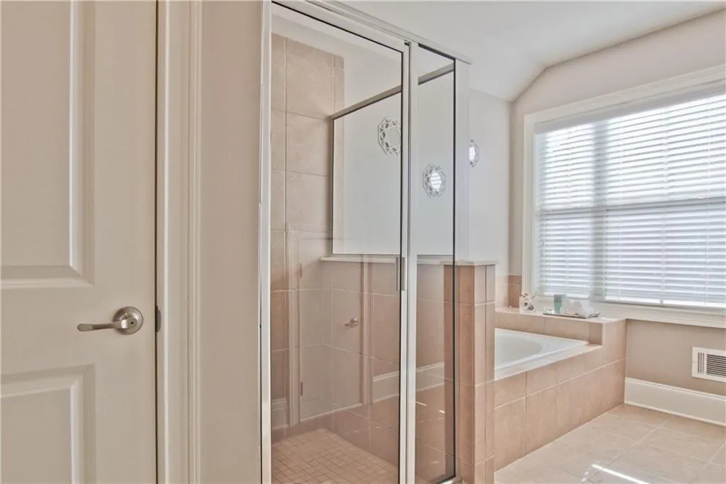 769 Berrydale Drive Unit 50, Atlanta, Georgia 30328, 2 Bedrooms Bedrooms, ,2 BathroomsBathrooms,Residential,Sold,769 Berrydale Drive Unit 50,5812504