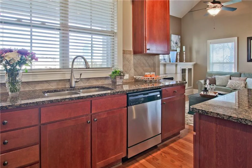 769 Berrydale Drive Unit 50, Atlanta, Georgia 30328, 2 Bedrooms Bedrooms, ,2 BathroomsBathrooms,Residential,Sold,769 Berrydale Drive Unit 50,5812504