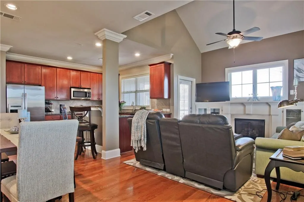 769 Berrydale Drive Unit 50, Atlanta, Georgia 30328, 2 Bedrooms Bedrooms, ,2 BathroomsBathrooms,Residential,Sold,769 Berrydale Drive Unit 50,5812504