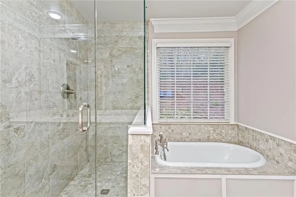 325 Ledgemont Court, Atlanta, Georgia 30342, 5 Bedrooms Bedrooms, ,4 BathroomsBathrooms,Residential,Sold,325 Ledgemont Court,7030572
