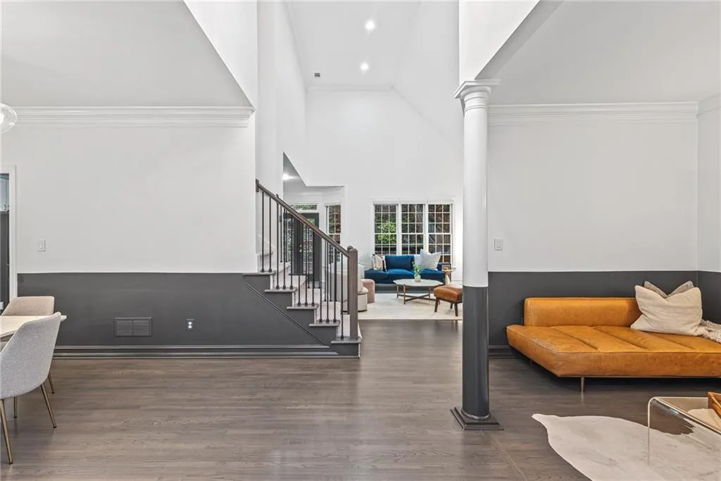 325 Ledgemont Court, Atlanta, Georgia 30342, 5 Bedrooms Bedrooms, ,4 BathroomsBathrooms,Residential,Sold,325 Ledgemont Court,7030572