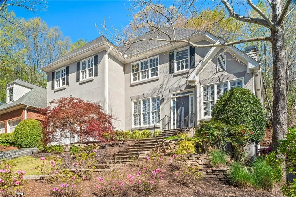 325 Ledgemont Court, Atlanta, Georgia 30342, 5 Bedrooms Bedrooms, ,4 BathroomsBathrooms,Residential,Sold,325 Ledgemont Court,7030572