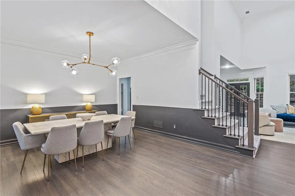 325 Ledgemont Court, Atlanta, Georgia 30342, 5 Bedrooms Bedrooms, ,4 BathroomsBathrooms,Residential,Sold,325 Ledgemont Court,7030572