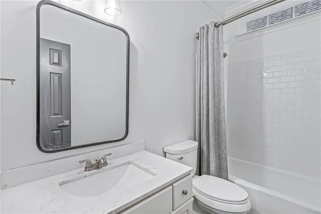 325 Ledgemont Court, Atlanta, Georgia 30342, 5 Bedrooms Bedrooms, ,4 BathroomsBathrooms,Residential,Sold,325 Ledgemont Court,7030572