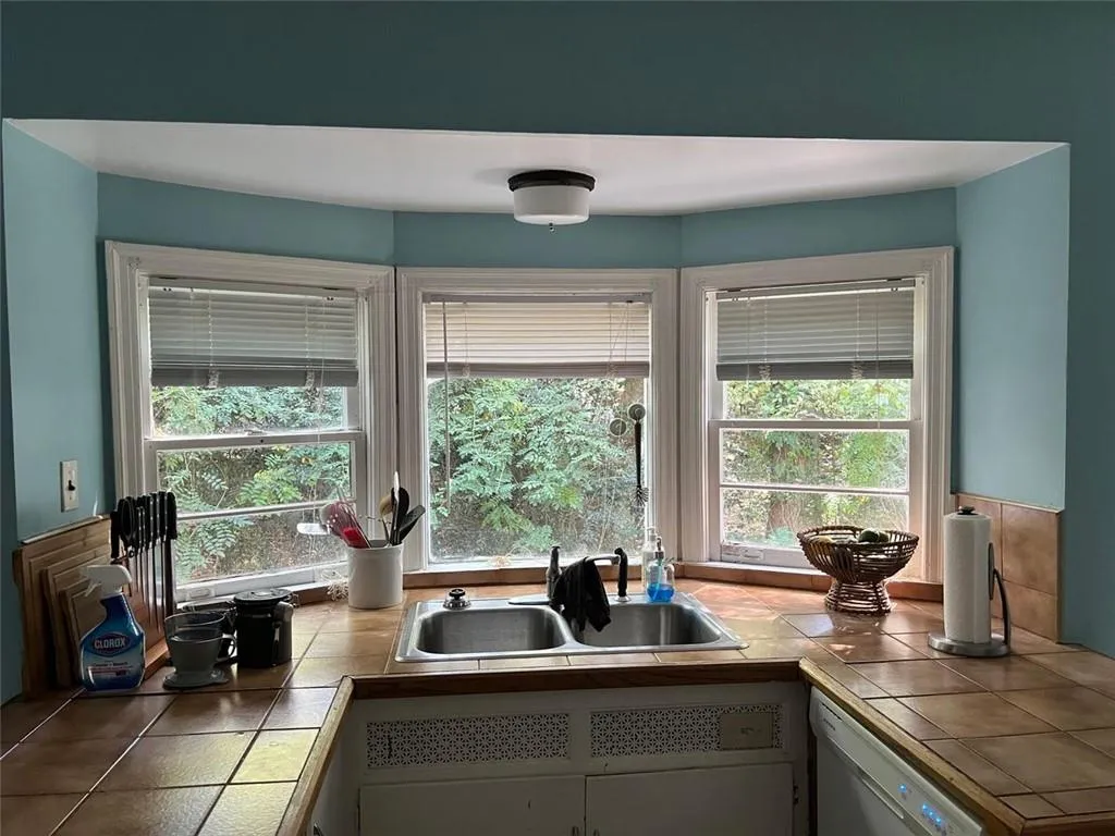 3612 N Stratford Rd Ne, Atlanta, Georgia 30342, 4 Bedrooms Bedrooms, ,3 BathroomsBathrooms,Residential,For Sale,3612 N Stratford Rd Ne,7662018