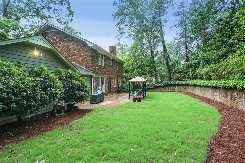 7130 Spalding Court, Sandy Springs, Georgia 30328, 4 Bedrooms Bedrooms, ,3 BathroomsBathrooms,Residential,Sold,7130 Spalding Court,6013754