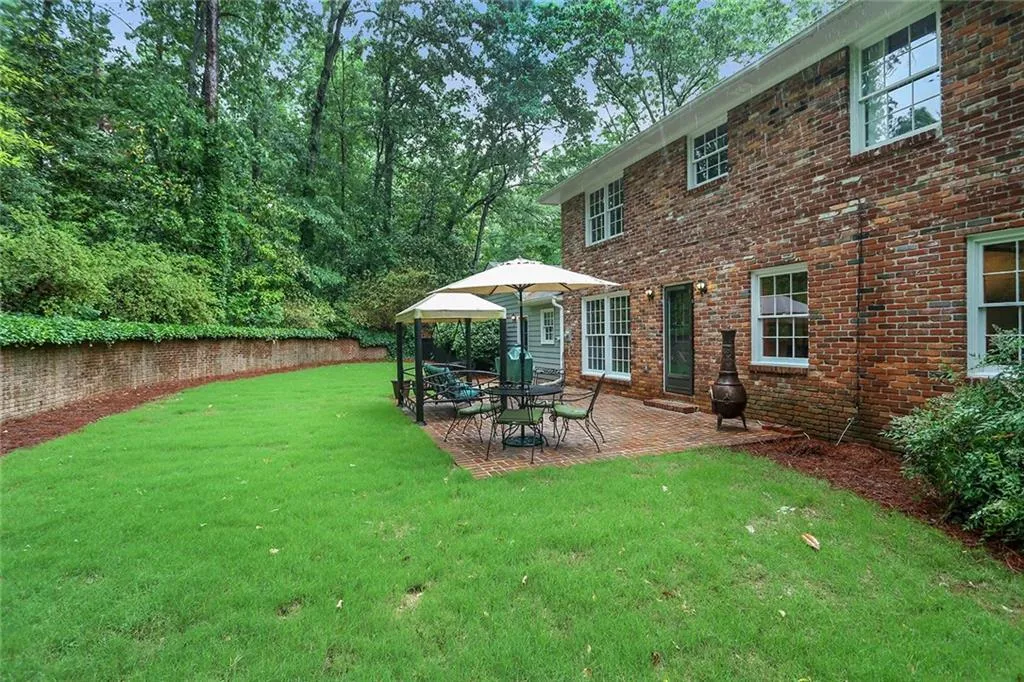 7130 Spalding Court, Sandy Springs, Georgia 30328, 4 Bedrooms Bedrooms, ,3 BathroomsBathrooms,Residential,Sold,7130 Spalding Court,6013754