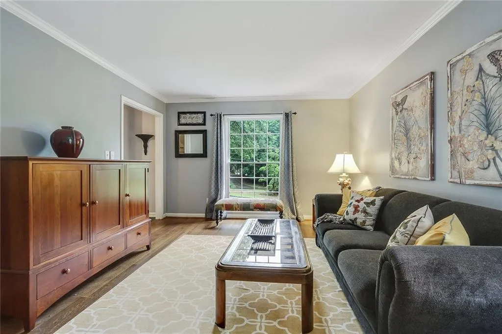 7130 Spalding Court, Sandy Springs, Georgia 30328, 4 Bedrooms Bedrooms, ,3 BathroomsBathrooms,Residential,Sold,7130 Spalding Court,6013754