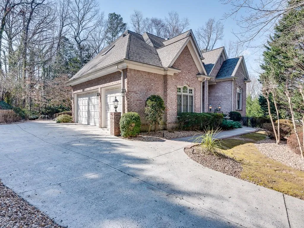 4526 Peachtree Dunwoody Road, Atlanta, Georgia 30342, 6 Bedrooms Bedrooms, ,6 BathroomsBathrooms,Residential,Sold,4526 Peachtree Dunwoody Road,7004442