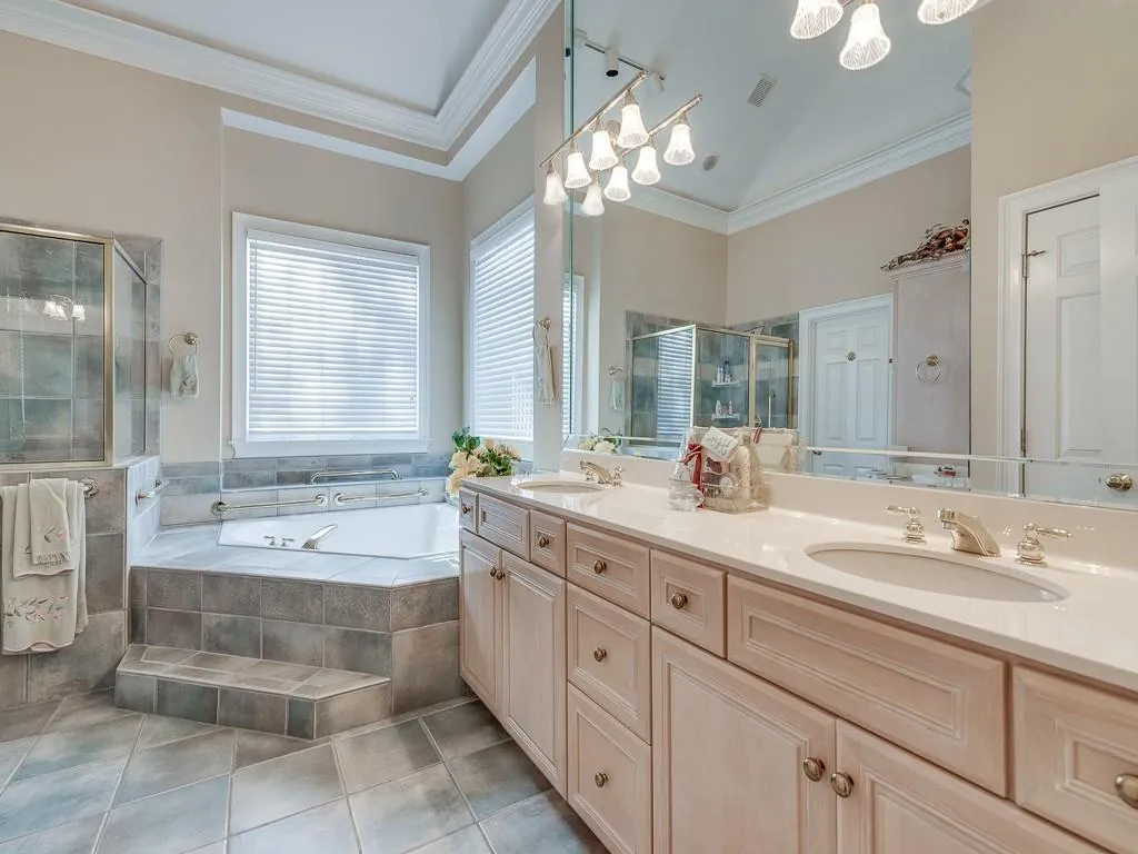 4526 Peachtree Dunwoody Road, Atlanta, Georgia 30342, 6 Bedrooms Bedrooms, ,6 BathroomsBathrooms,Residential,Sold,4526 Peachtree Dunwoody Road,7004442