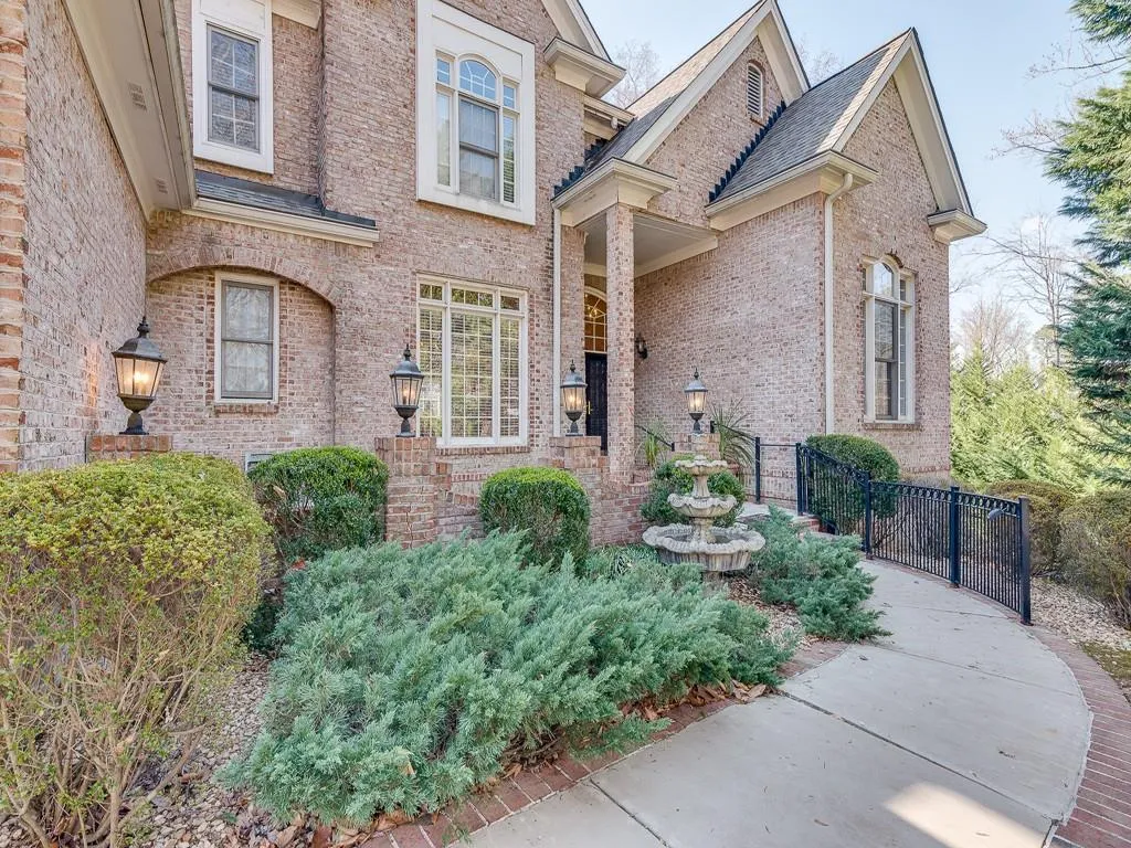 4526 Peachtree Dunwoody Road, Atlanta, Georgia 30342, 6 Bedrooms Bedrooms, ,6 BathroomsBathrooms,Residential,Sold,4526 Peachtree Dunwoody Road,7004442