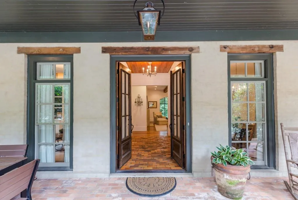 2595 Ridgewood Terrace, Atlanta, Georgia 30318, 5 Bedrooms Bedrooms, ,4 BathroomsBathrooms,Residential,Sold,2595 Ridgewood Terrace,5911146