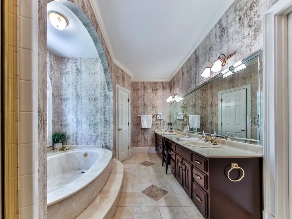 1777 Brandon Hall Drive, Sandy Springs, Georgia 30350, 6 Bedrooms Bedrooms, ,5 BathroomsBathrooms,Residential,Sold,1777 Brandon Hall Drive,5841366