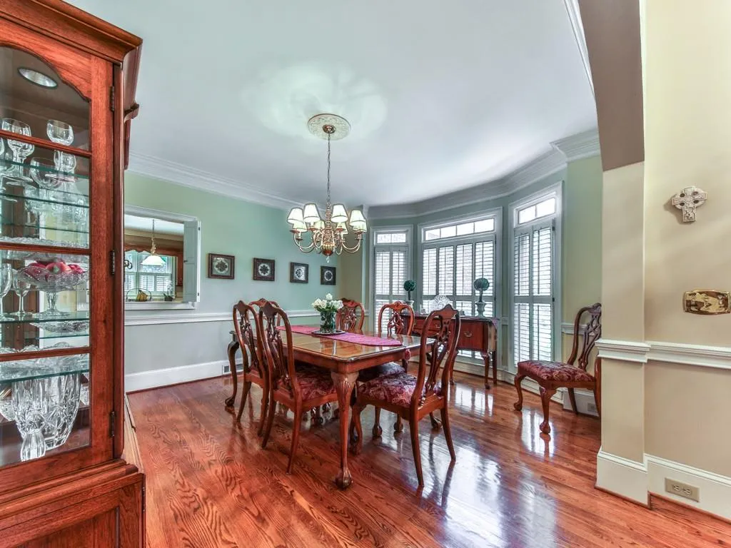 1777 Brandon Hall Drive, Sandy Springs, Georgia 30350, 6 Bedrooms Bedrooms, ,5 BathroomsBathrooms,Residential,Sold,1777 Brandon Hall Drive,5841366