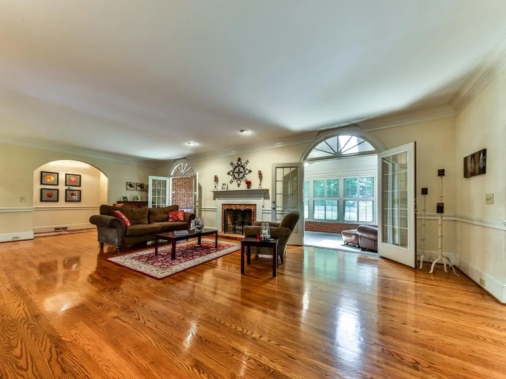 1777 Brandon Hall Drive, Sandy Springs, Georgia 30350, 6 Bedrooms Bedrooms, ,5 BathroomsBathrooms,Residential,Sold,1777 Brandon Hall Drive,5841366