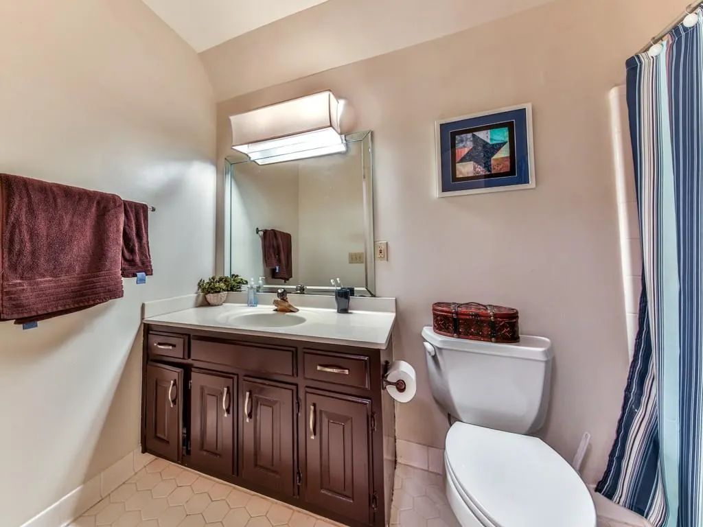 1777 Brandon Hall Drive, Sandy Springs, Georgia 30350, 6 Bedrooms Bedrooms, ,5 BathroomsBathrooms,Residential,Sold,1777 Brandon Hall Drive,5841366