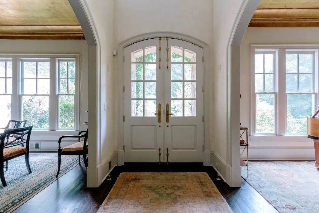 4186 N Stratford Road Ne, Atlanta, Georgia 30342, 6 Bedrooms Bedrooms, ,5 BathroomsBathrooms,Residential,Sold,4186 N Stratford Road Ne,5590375
