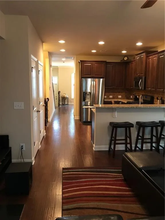 7595 Highland Bluff, Sandy Springs, Georgia 30328, 3 Bedrooms Bedrooms, ,3 BathroomsBathrooms,Residential,Sold,7595 Highland Bluff,5940399