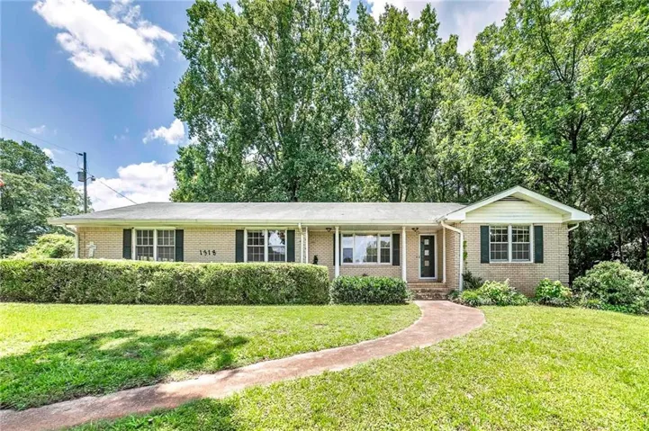 1318 East Lake Road, Mcdonough, Georgia 30252