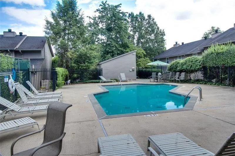 7750 Roswell Road Unit 10a, Sandy Springs, Georgia 30350, 2 Bedrooms Bedrooms, ,1 BathroomBathrooms,Residential,Sold,7750 Roswell Road Unit 10a,5700395