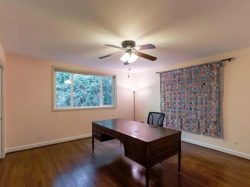 1580 Huntingdon Trail, Sandy Springs, Georgia 30350, 5 Bedrooms Bedrooms, ,3 BathroomsBathrooms,Residential,Sold,1580 Huntingdon Trail,6793751