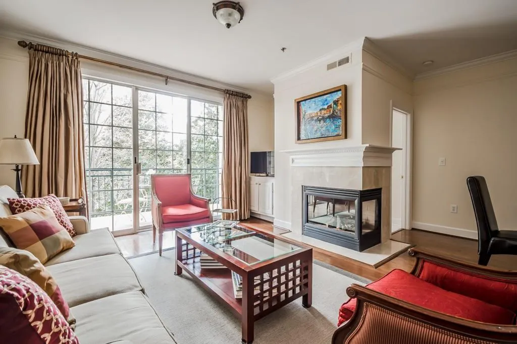 3101 Howell Mill Road Unit 209, Atlanta, Georgia 30327, 2 Bedrooms Bedrooms, ,2 BathroomsBathrooms,Residential,Sold,3101 Howell Mill Road Unit 209,5835406